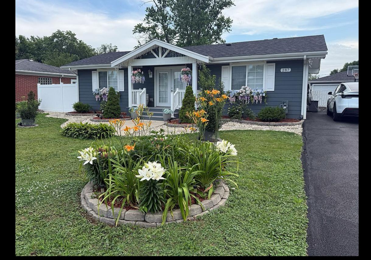 17W287 Stillwell Rd., Oakbrook Terrace, IL 60181
