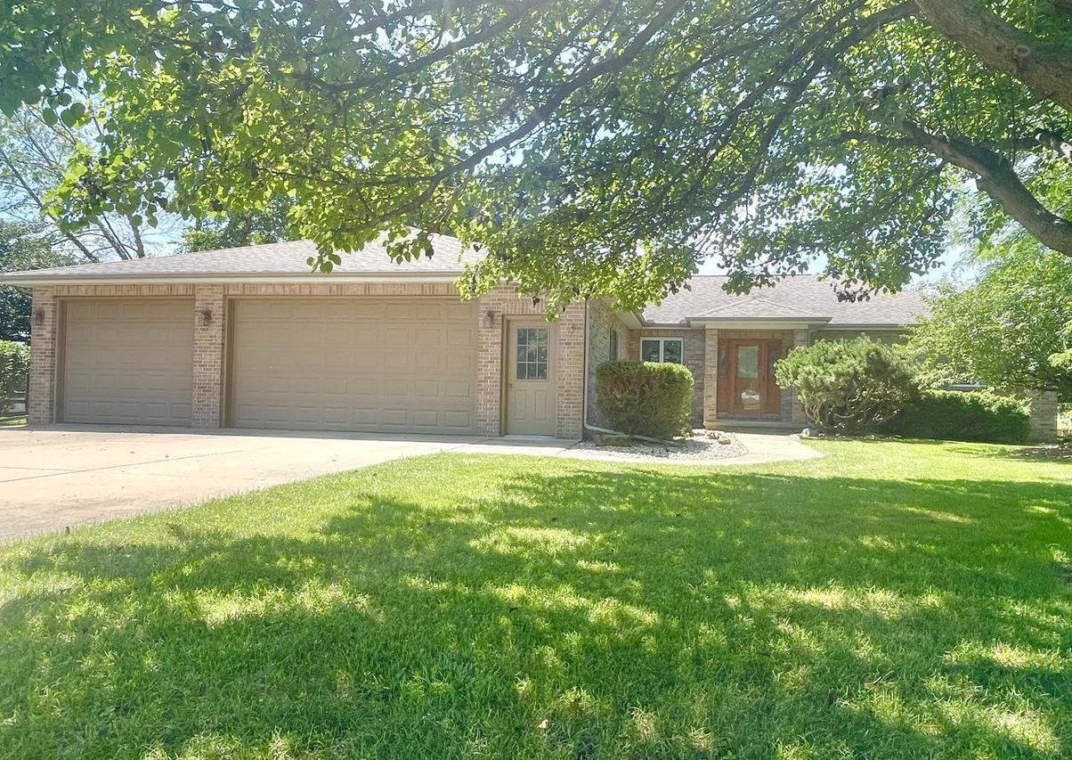 210 Mary Senica Ct., Lasalle, IL 61301