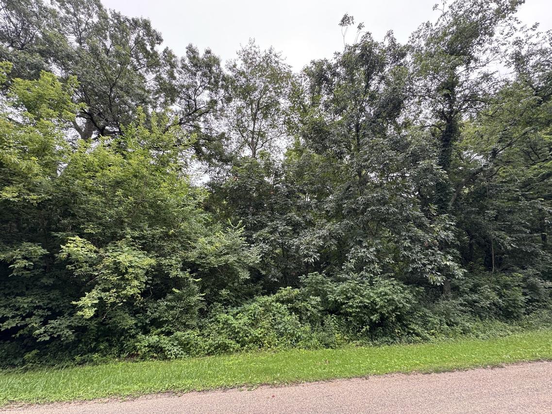 906 Monongahela Dr., Dixon, IL 61021