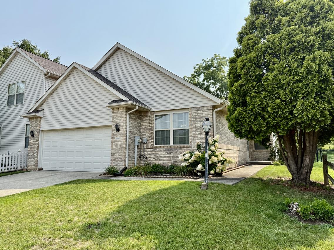 404 S Windwood Ln., Mahomet, IL 61853