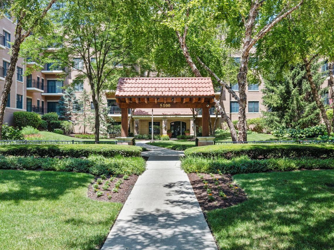 5100 W 96th St. #226, Oak Lawn, IL 60453