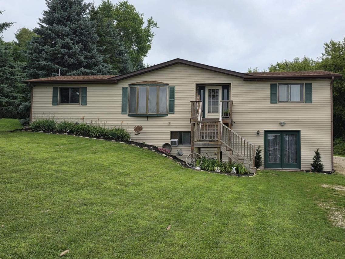 885 Breckenboro Rd., Davis, IL 61019