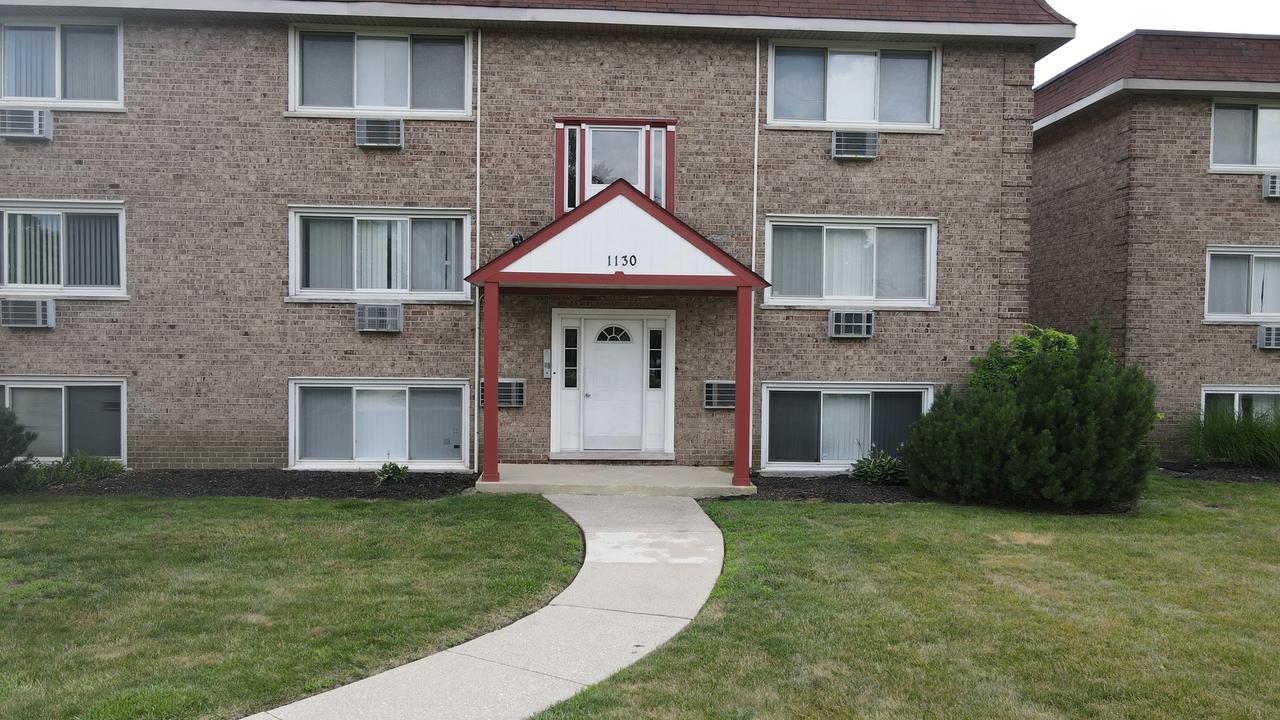 1130 W 18th St. #2E, Broadview, IL 60155