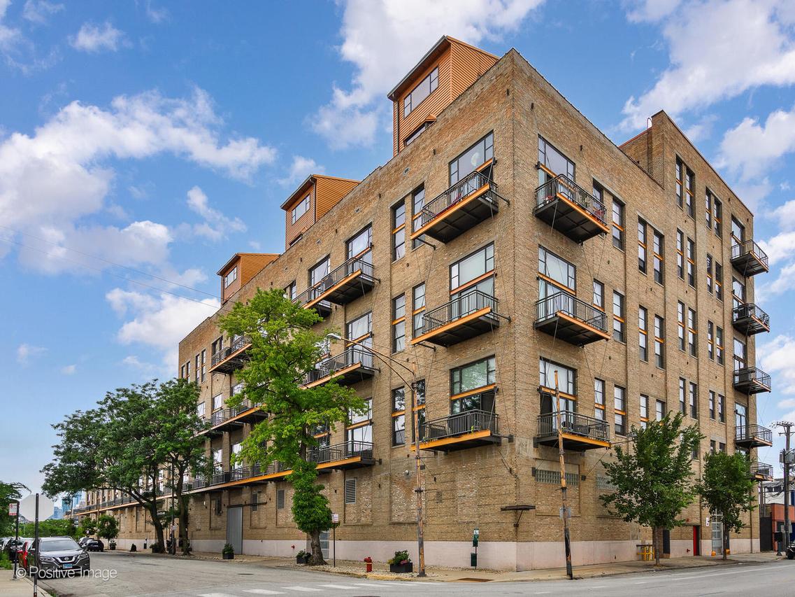 2545 S Dearborn St. #611, Chicago, IL 60616