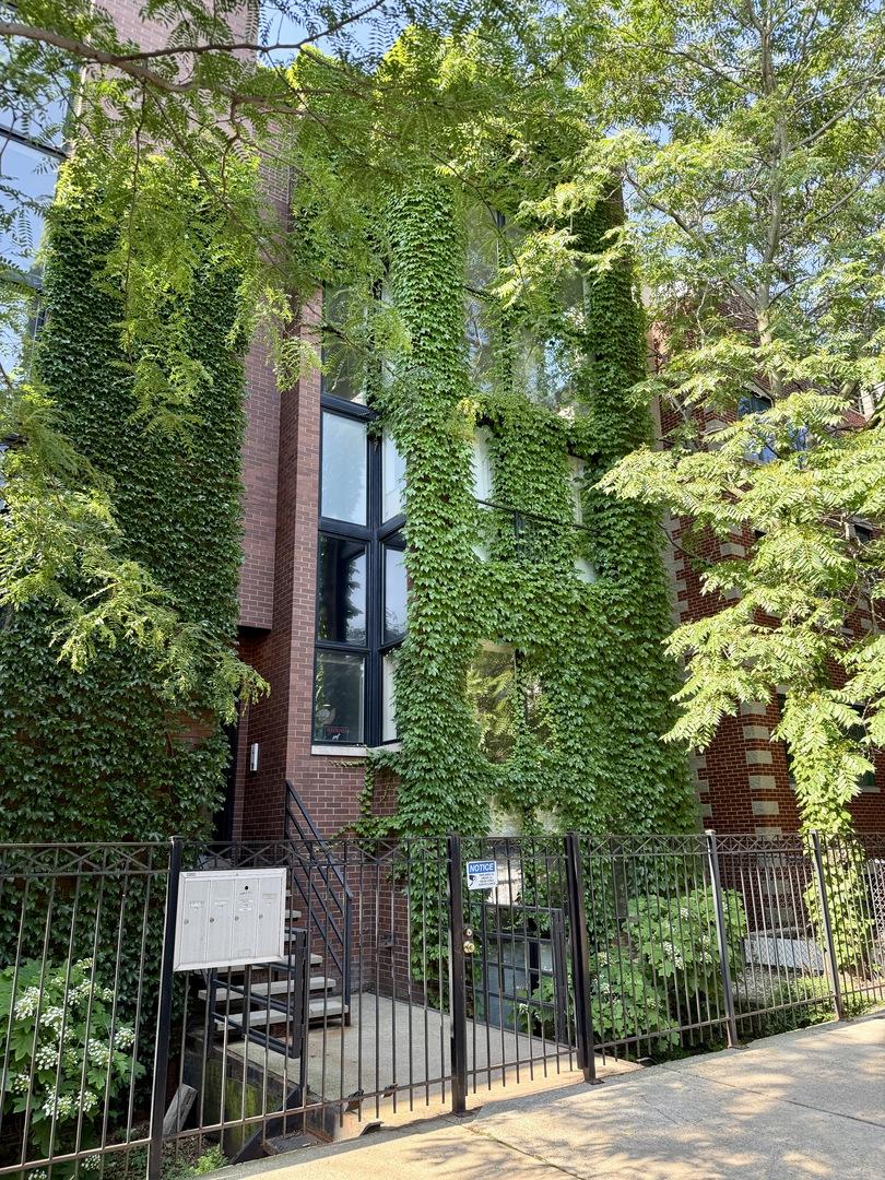 1621 W Le Moyne St. #1W, Chicago, IL 60622