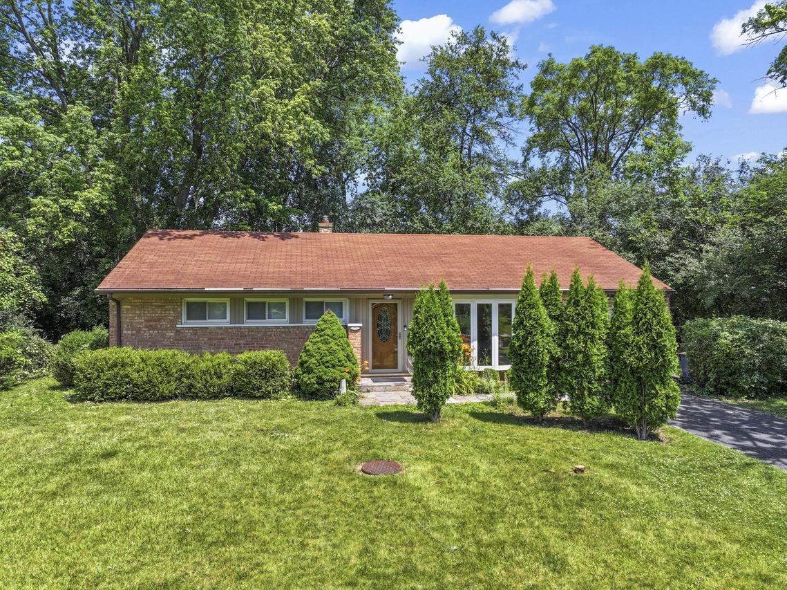 1121 Whitfield Rd., Northbrook, IL 60062