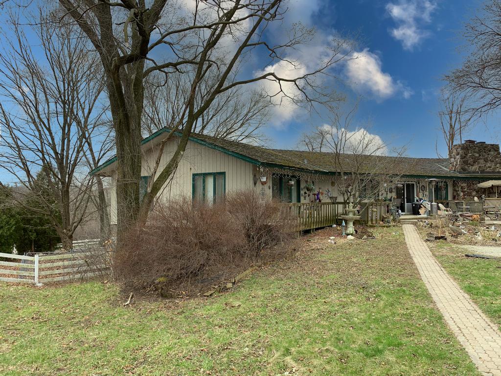 706 E Burnett Rd., Island Lake, IL 60042