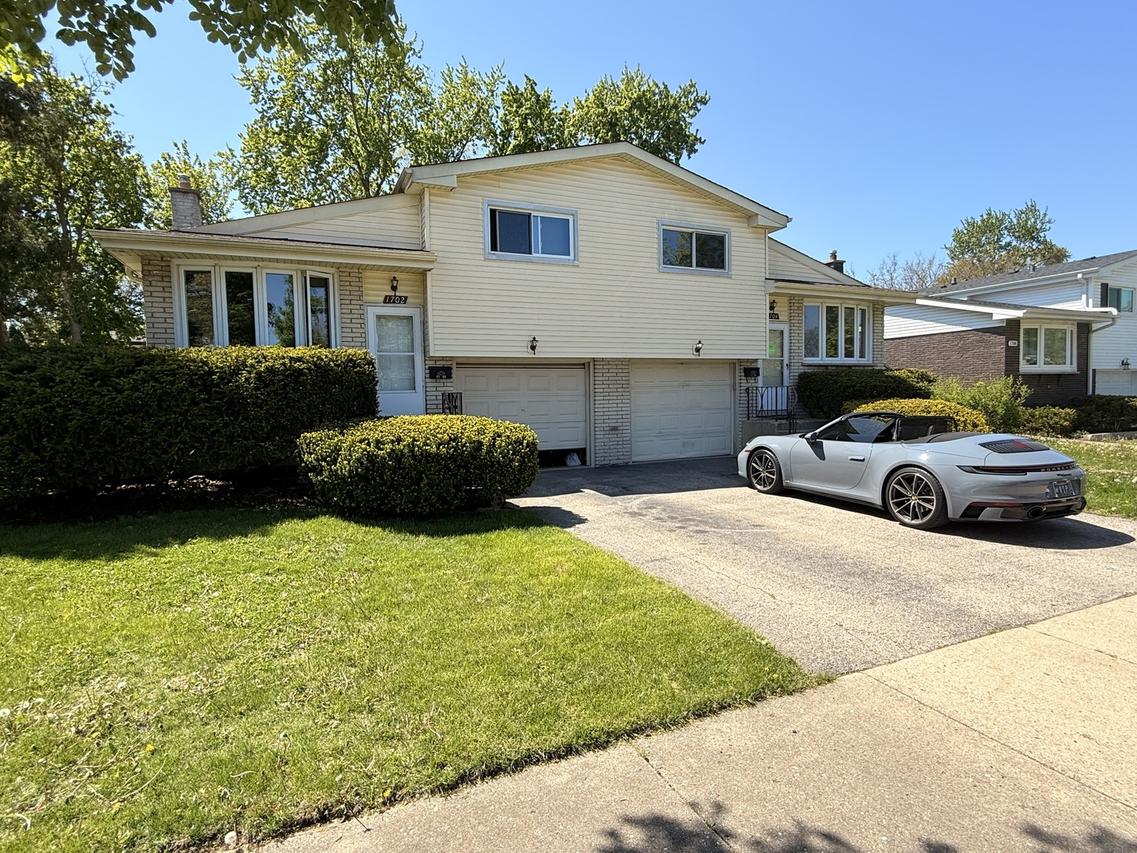 1704 N Drury Ln., Arlington Heights, IL 60005