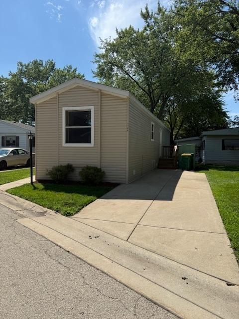 1144 Lakewood Rd., Elgin, IL 60123