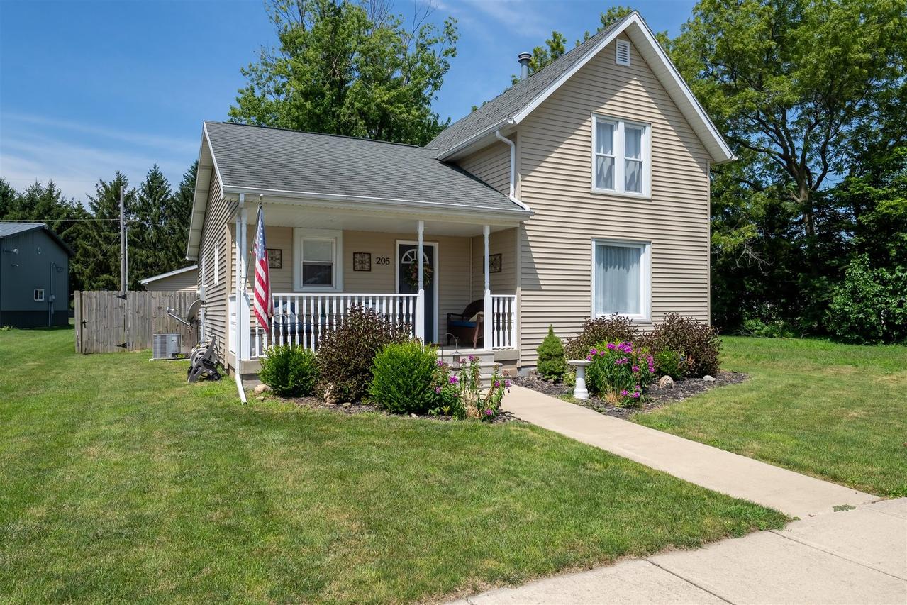 205 S Jefferson St., Flanagan, IL 61740