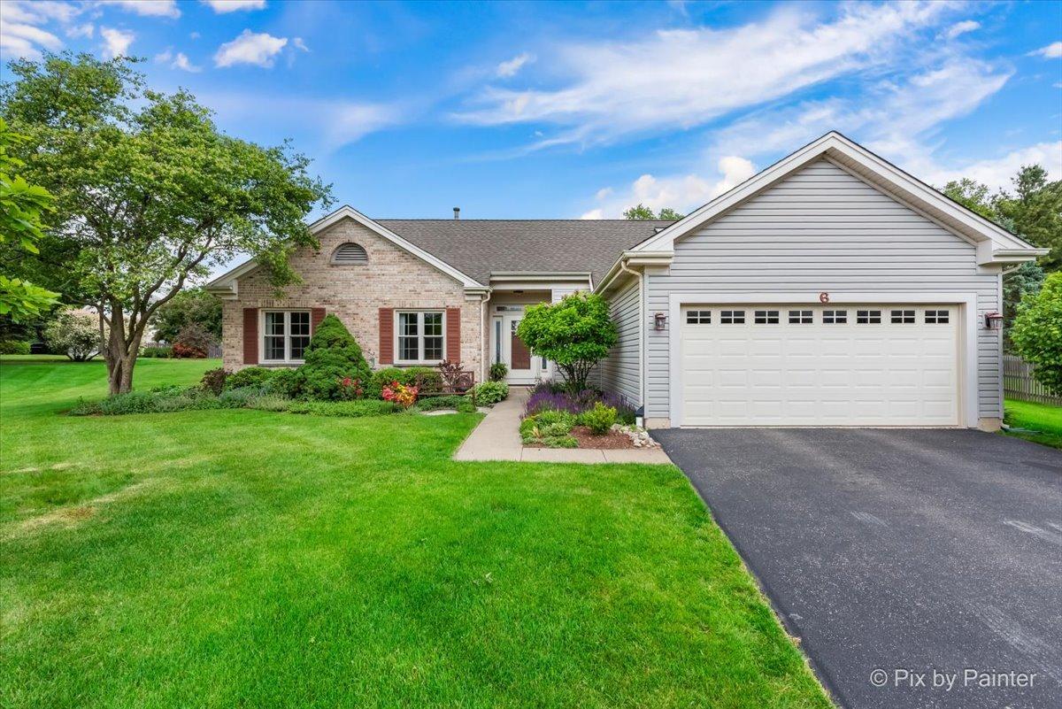 6 Ennis Ct., Cary, IL 60013