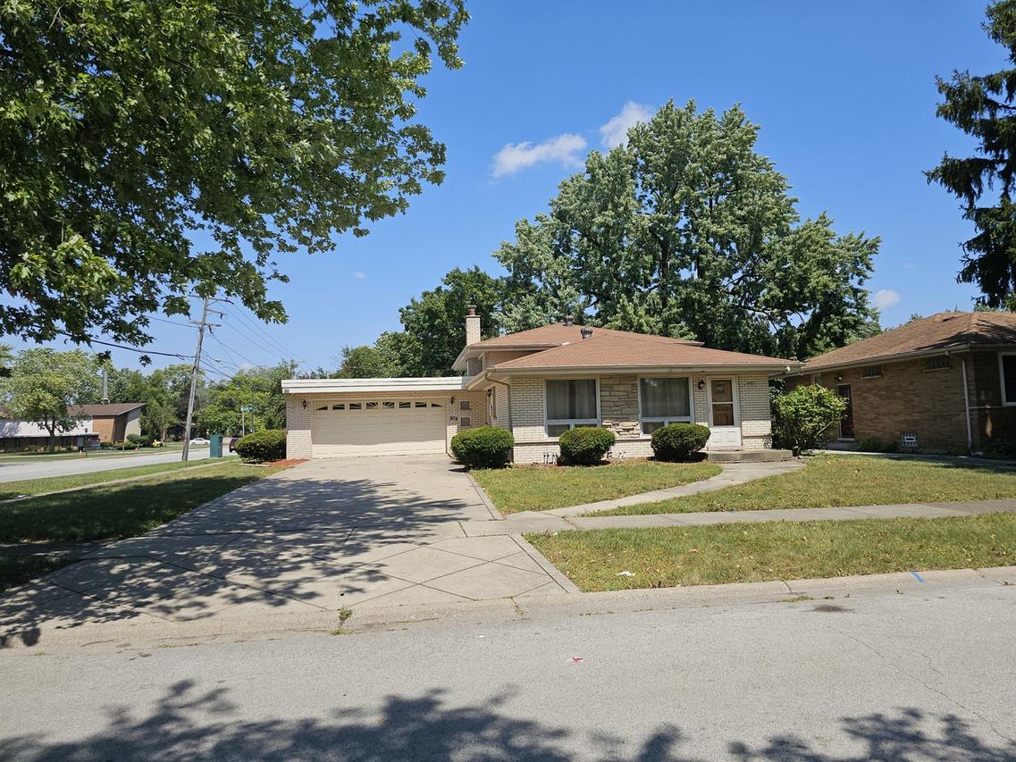 808 E 165th Pl., South Holland, IL 60473