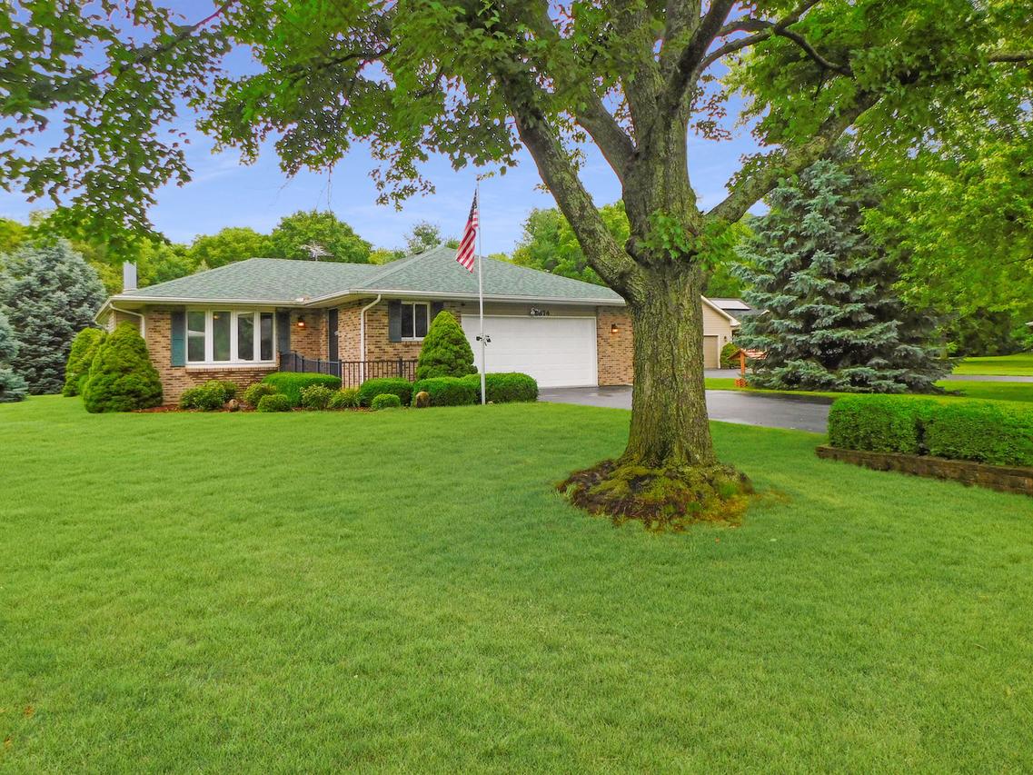 5874 Ada Dr., Roscoe, IL 61073