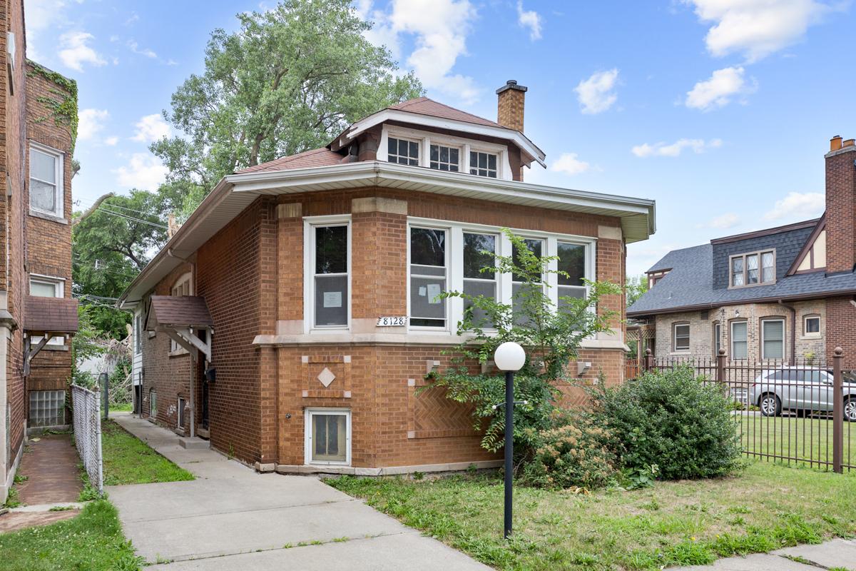 8128 S Clyde Ave., Chicago, IL 60617