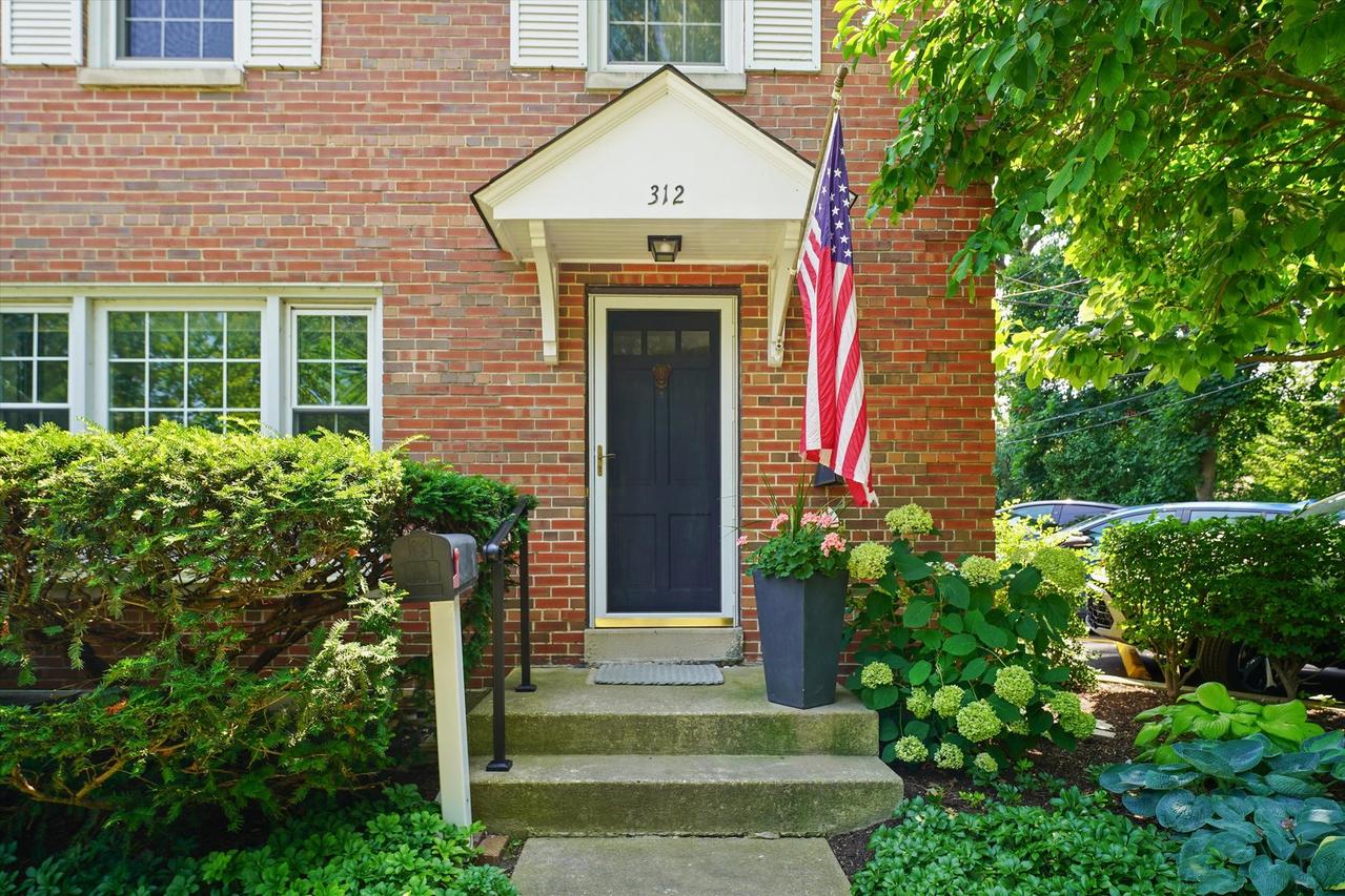 312 Jackson Ave., Glencoe, IL 60022