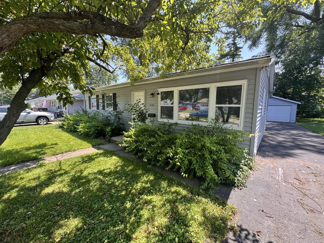 2105 N Grove Ave., Waukegan, IL 60085