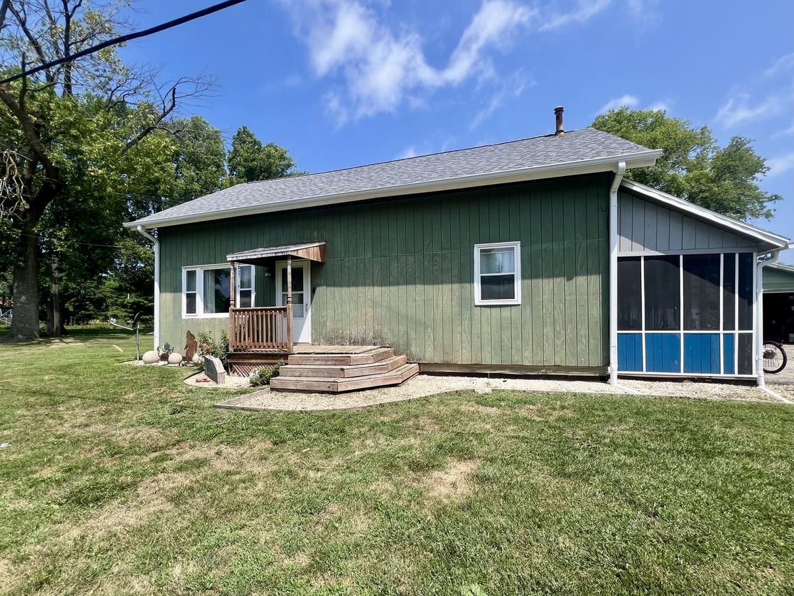 206 E High St., White Heath, IL 61884