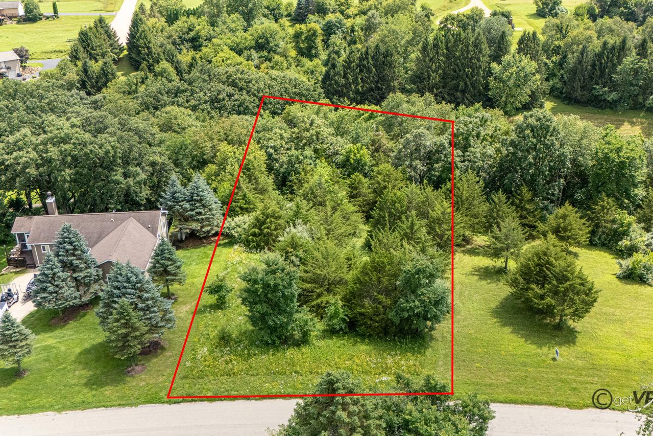 11A70 Fairway Dr., Apple River, IL 61001