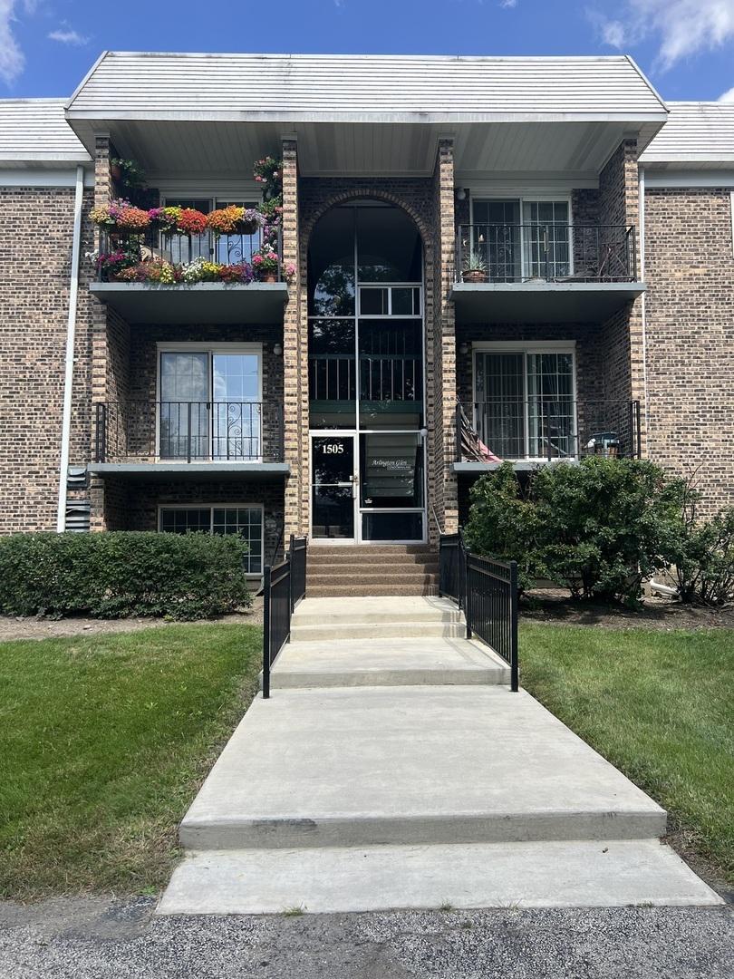 1505 N Windsor Dr. #206, Arlington Heights, IL 60004