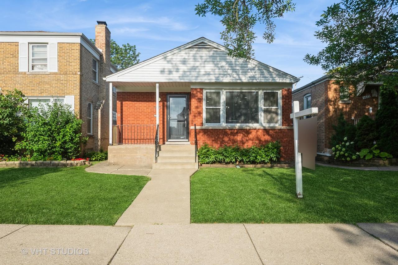 6625 N Whipple St., Chicago, IL 60645