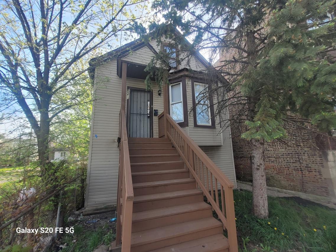 6953 S Loomis Blvd., Chicago, IL 60636