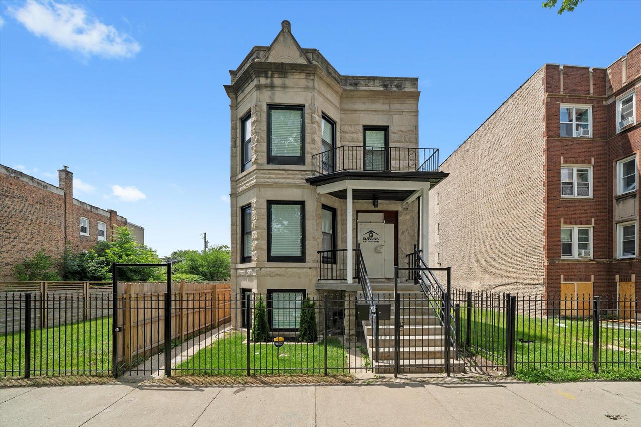 6604 S Langley Ave., Chicago, IL 60637