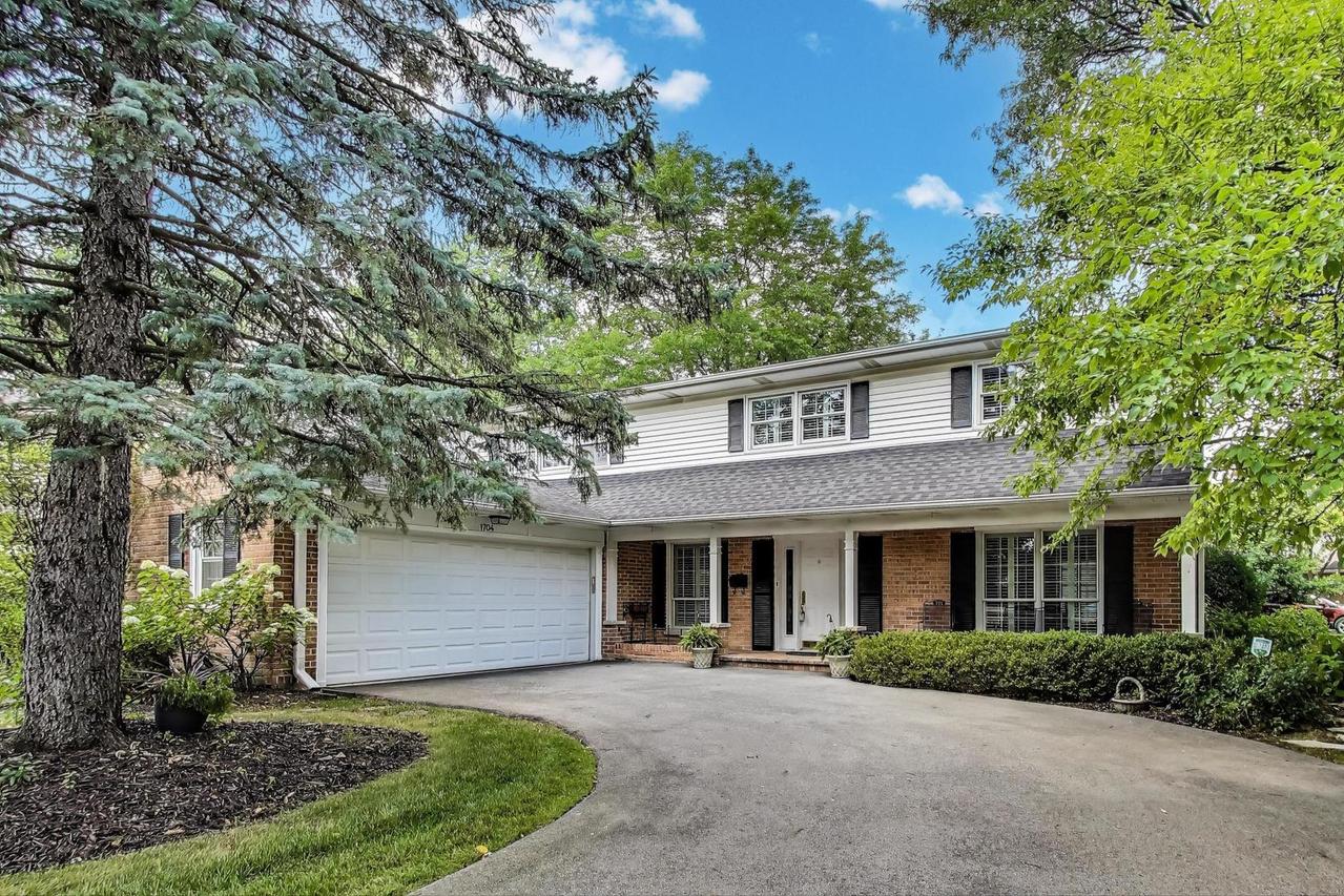 1704 S Fernandez Ave., Arlington Heights, IL 60005