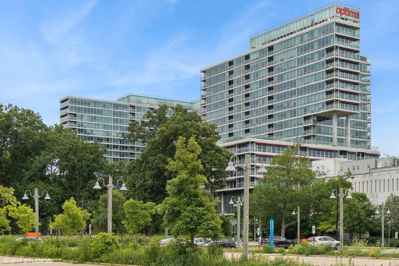 9725 Woods Dr. #404, Skokie, IL 60077