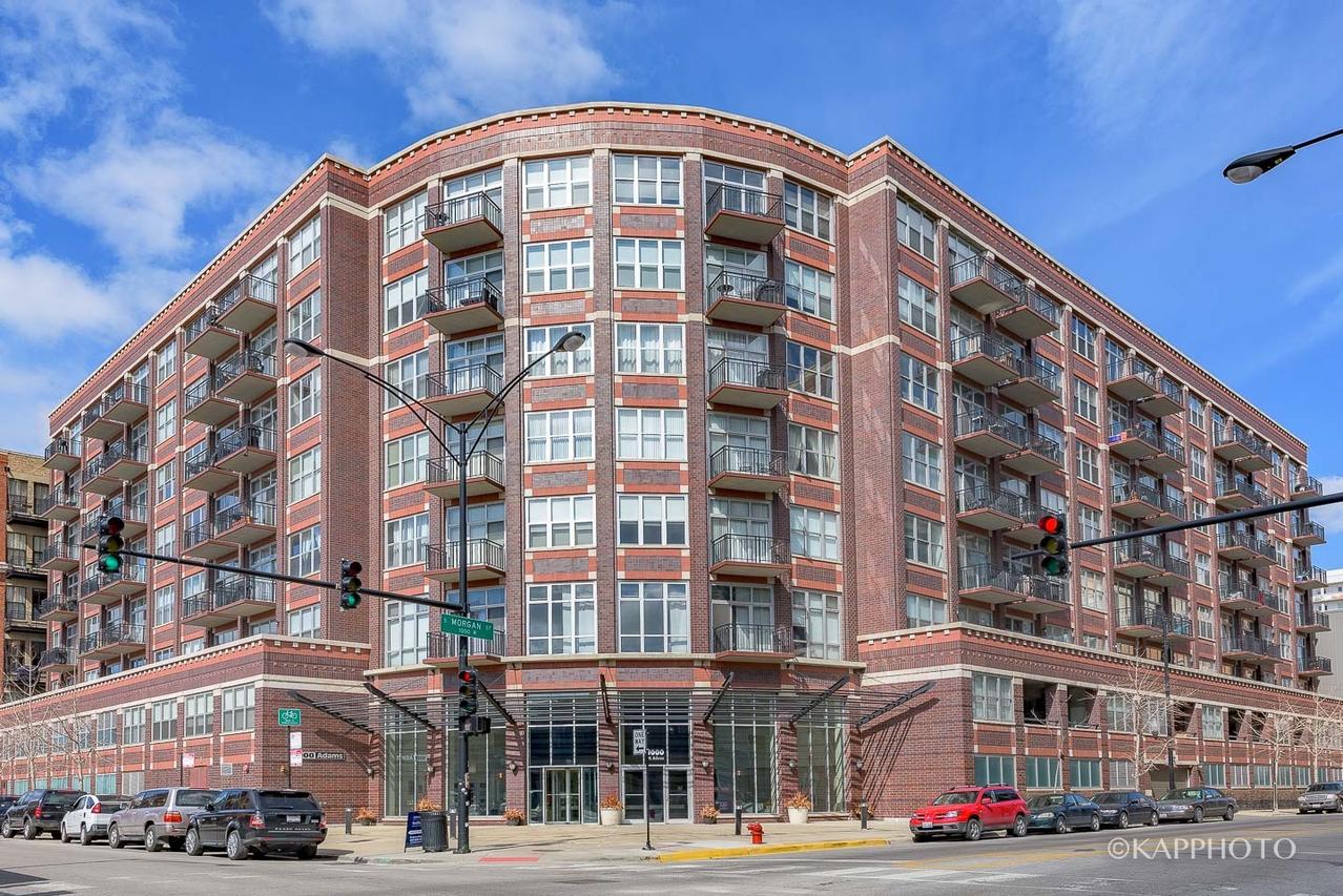 1000 W Adams St. #201, Chicago, IL 60607