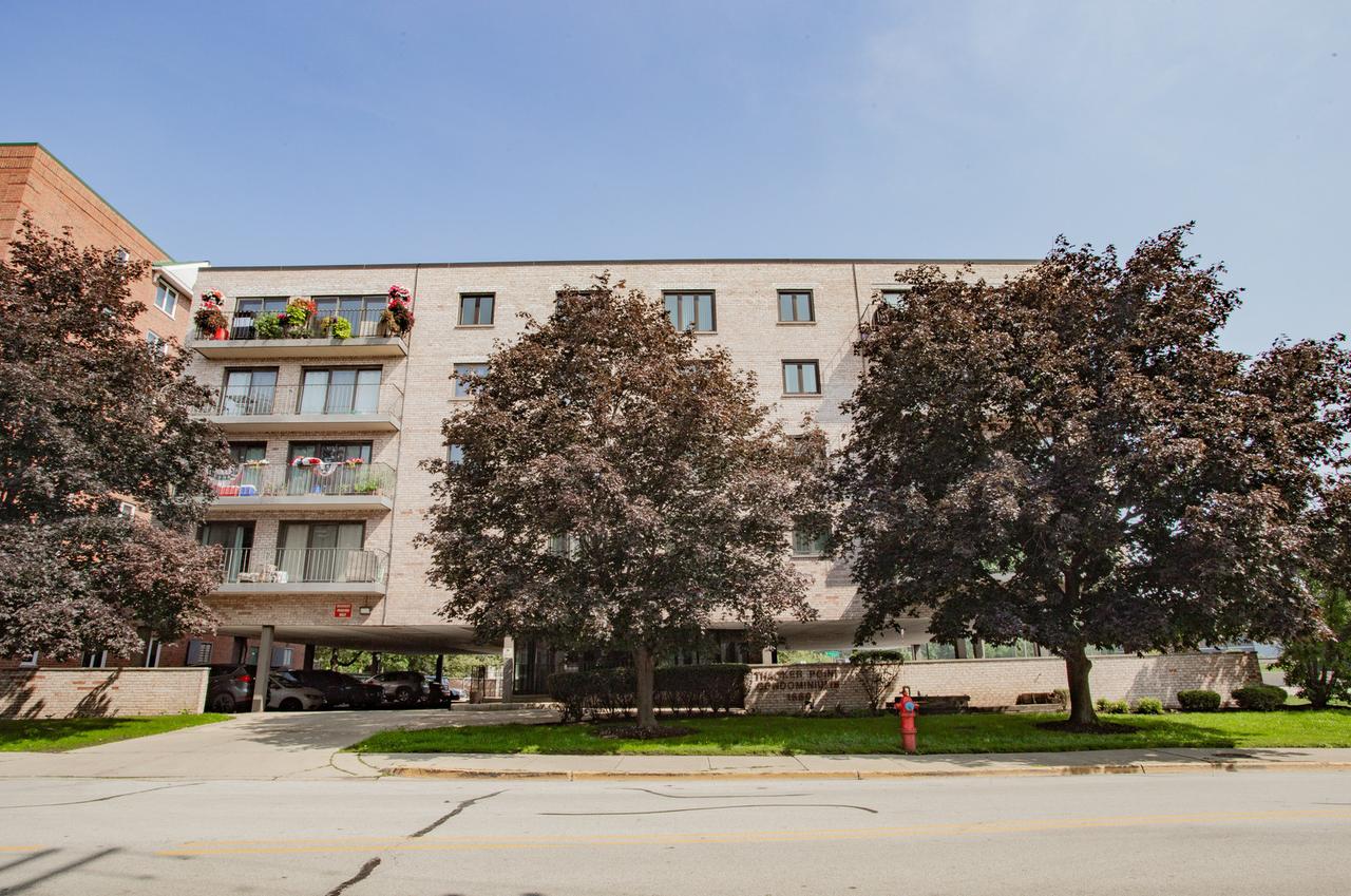 1660 E Thacker St. #3B, Des Plaines, IL 60016