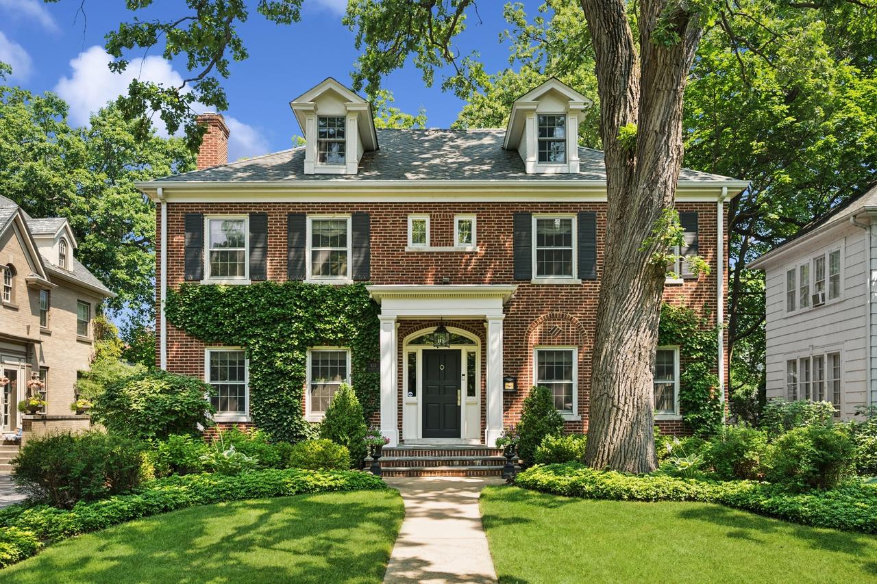 830 Chestnut Ave., Wilmette, IL 60091