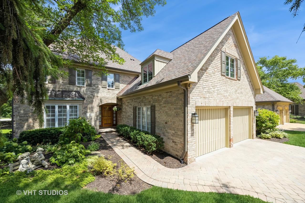 3 Tartan Lakes Cir., Westmont, IL 60559