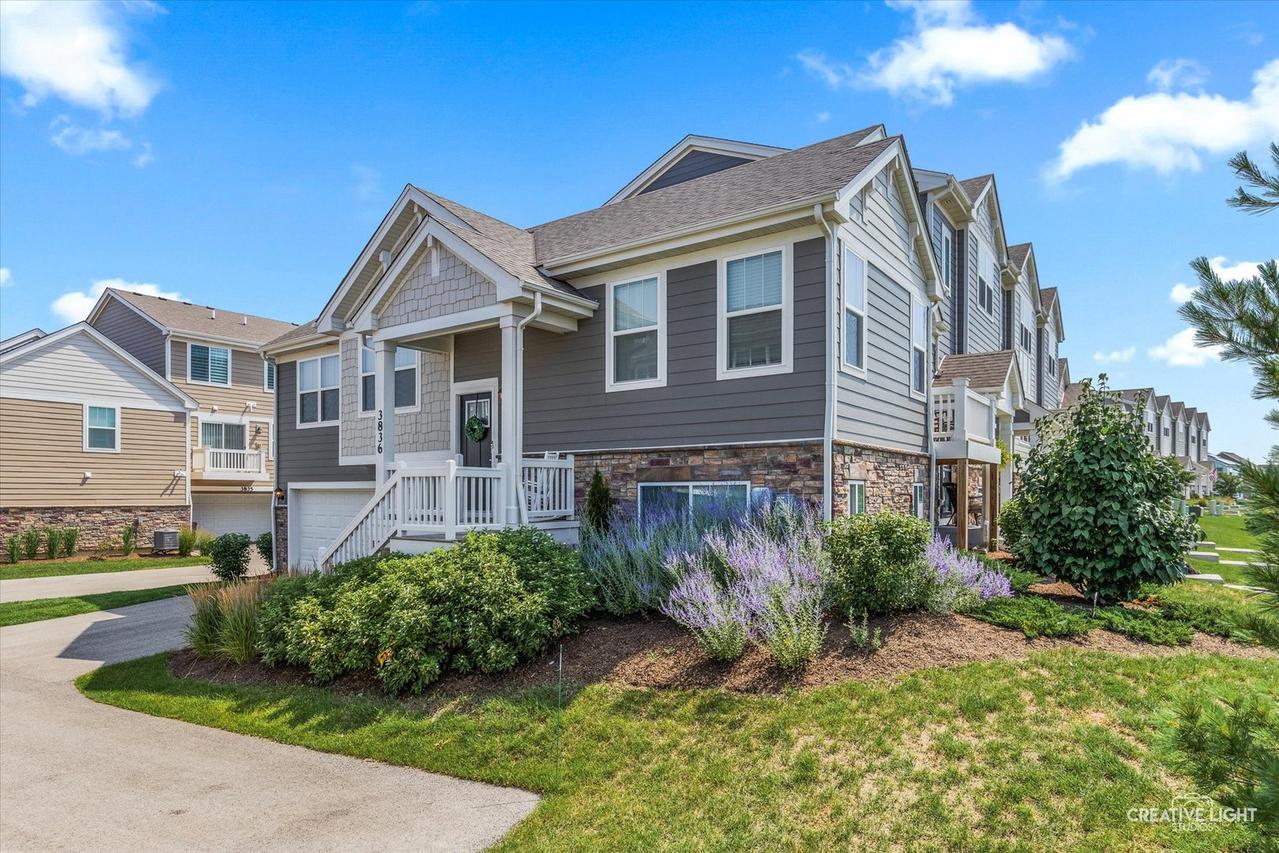 3836 Gansett Pkwy., Elgin, IL 60124