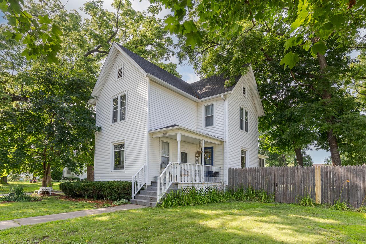 12016 Main St., Huntley, IL 60142