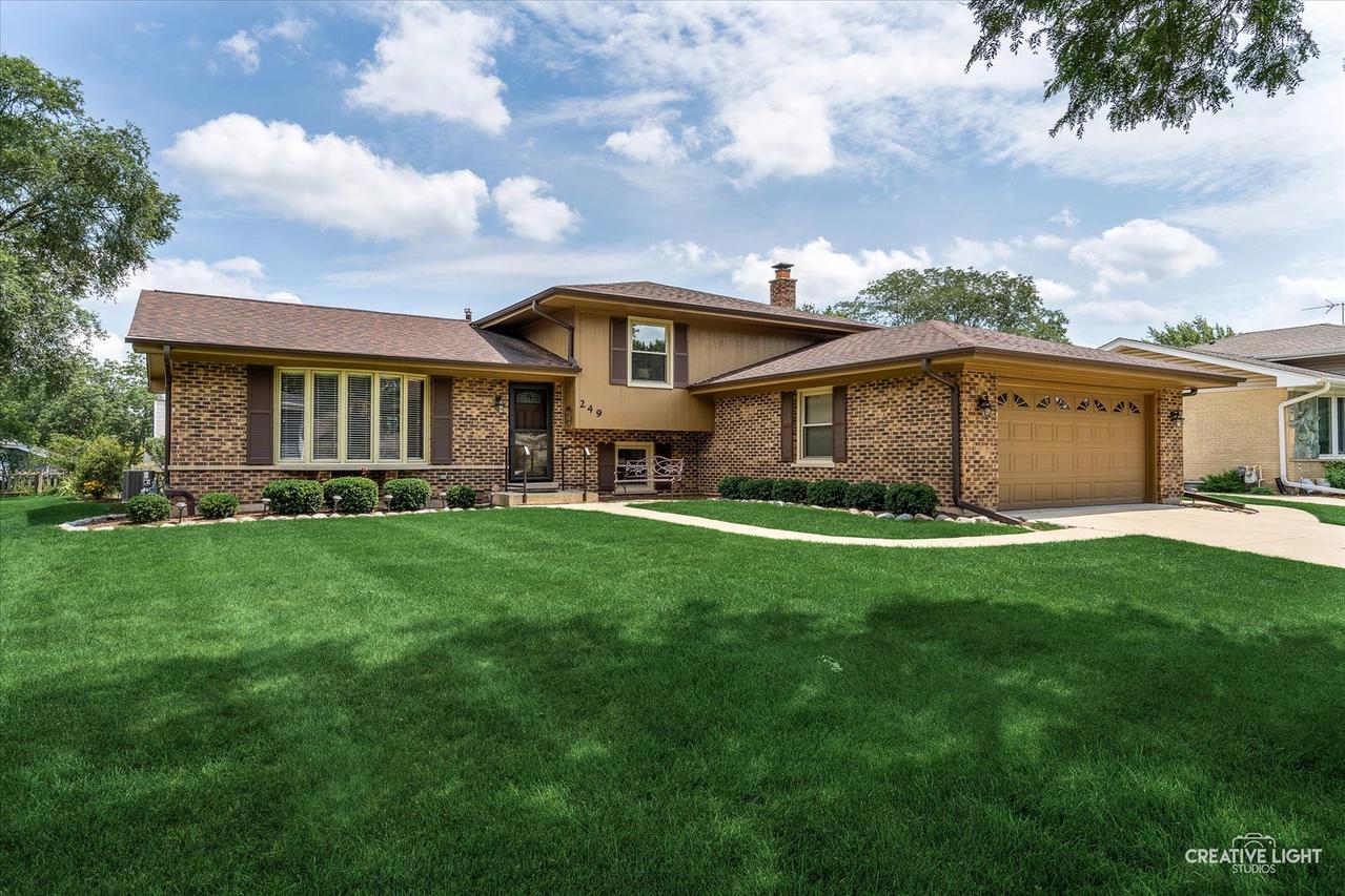 249 Staffmark Ln., Schaumburg, IL 60193