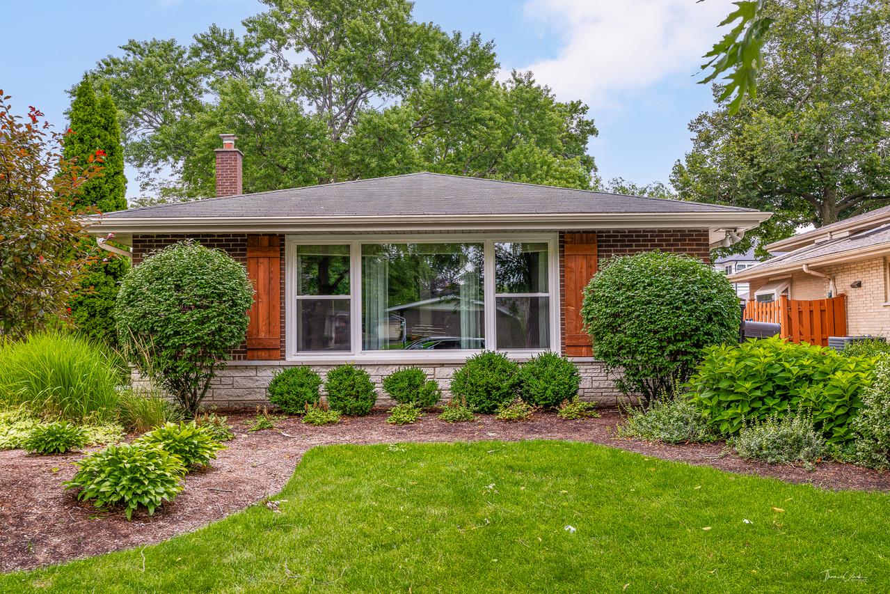 5329 Grand Ave., Western Springs, IL 60558