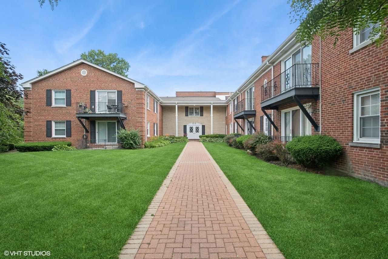 605 Waukegan Rd. #1G, Glenview, IL 60025