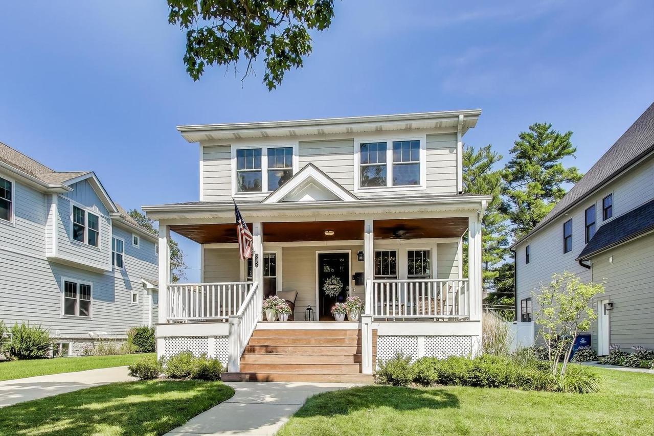 585 S Bryan St., Elmhurst, IL 60126