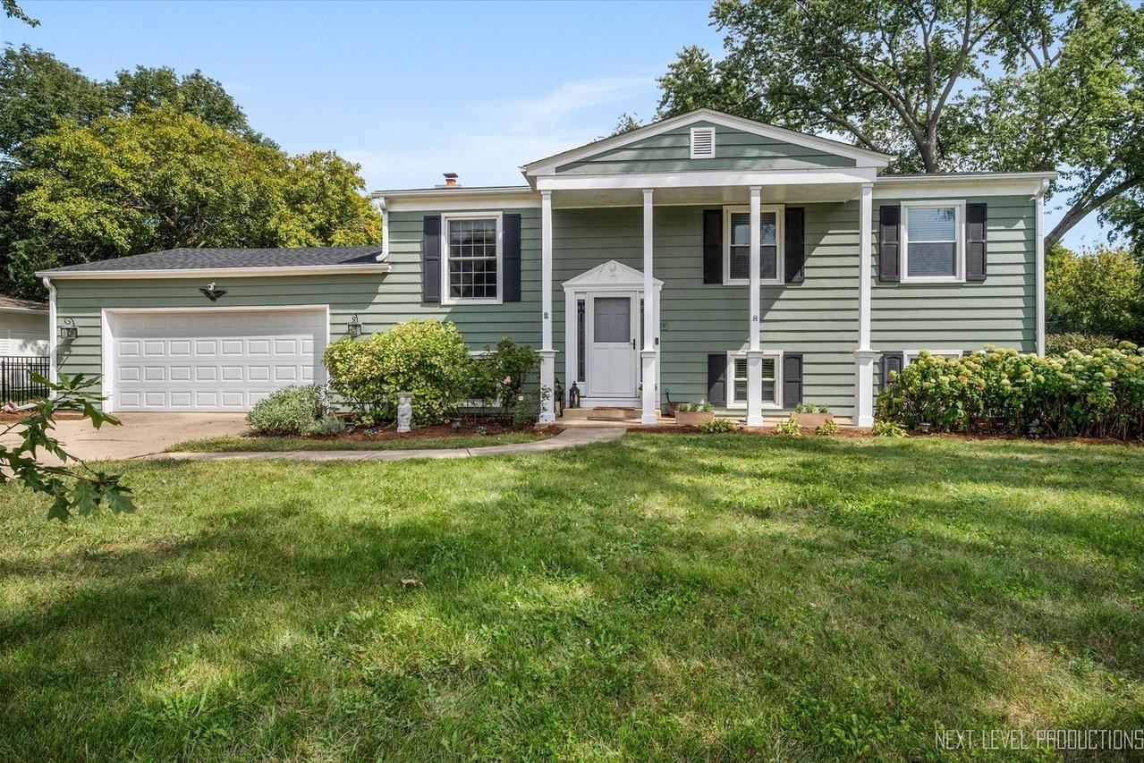 320 Ellen Ln., Batavia, IL 60510