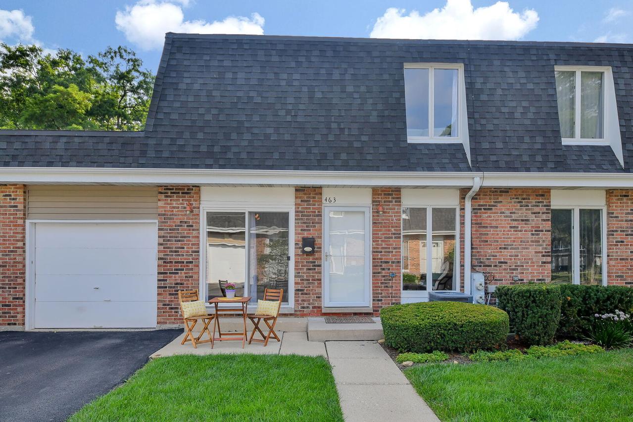 463 Sunnybrook Ln., Wheaton, IL 60187
