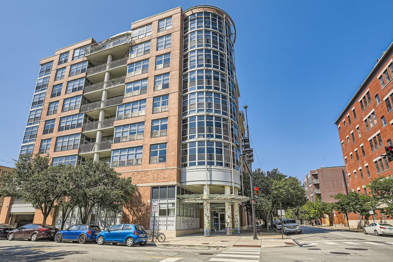 1200 W Monroe St. #812, Chicago, IL 60607