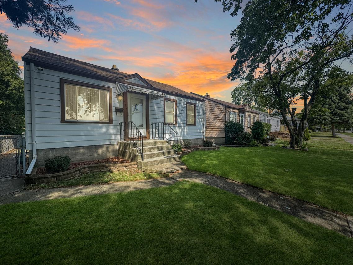 17844 Henry St., Lansing, IL 60438