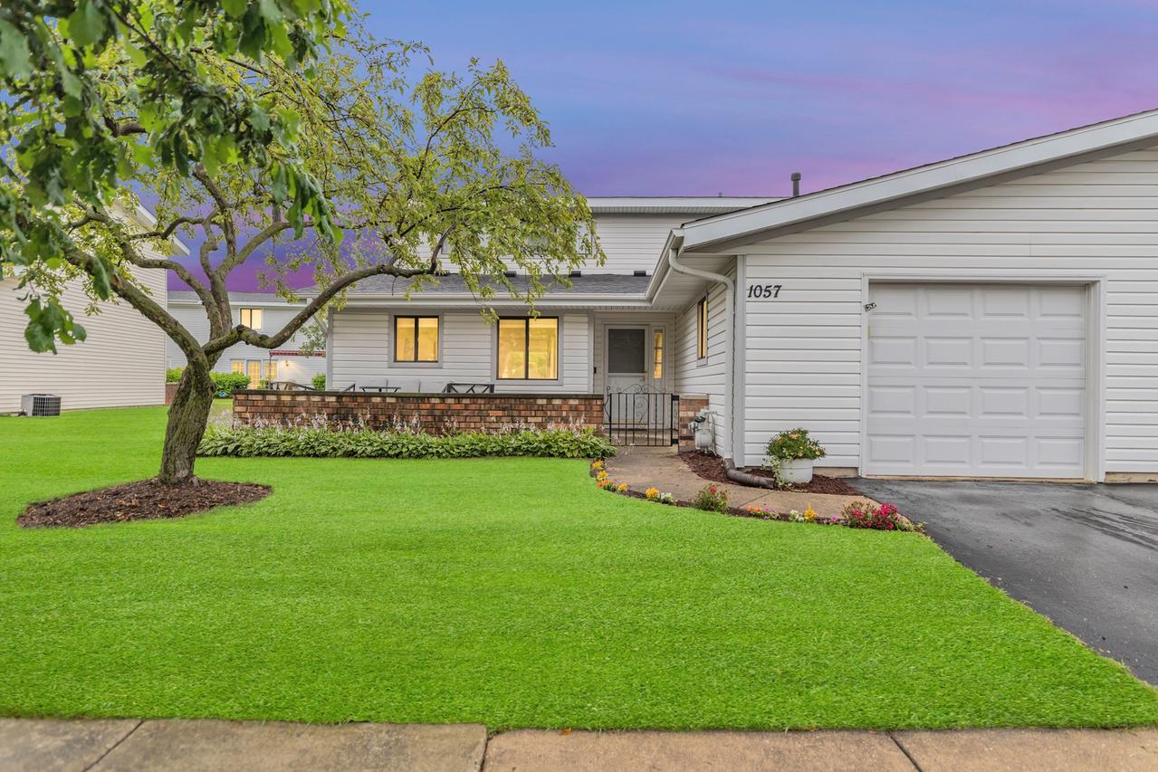 1057 Shannock Ln., Schaumburg, IL 60193