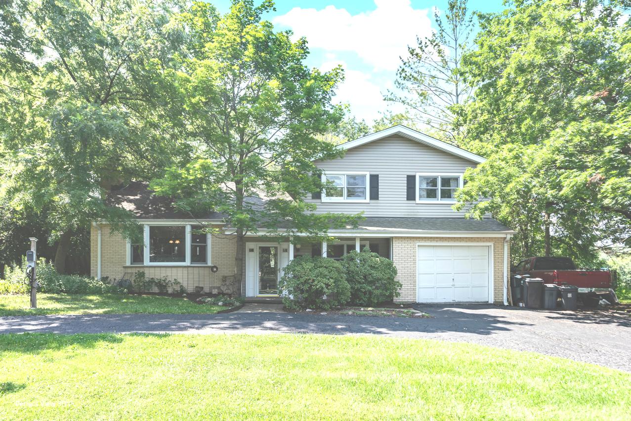 2291 Shannondale Dr., Libertyville, IL 60048