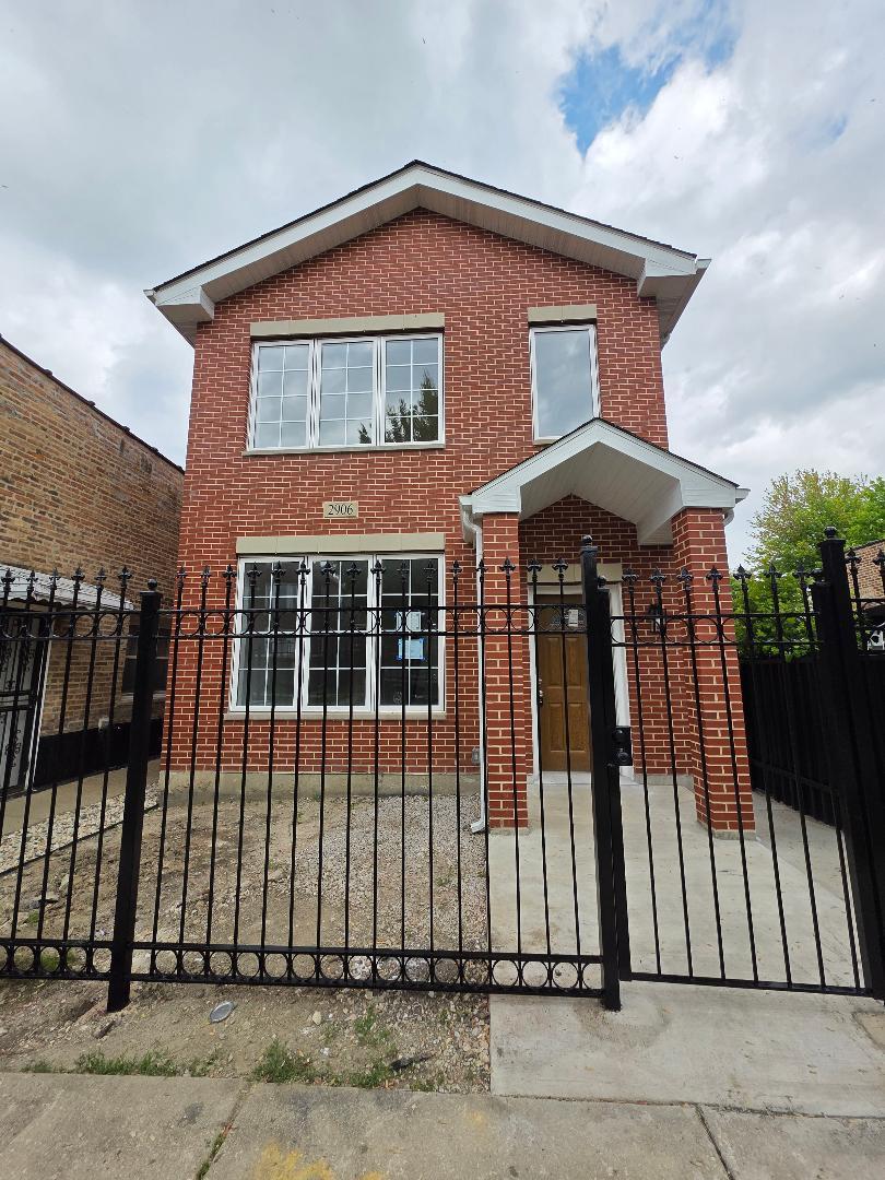 2906 W 40th St., Chicago, IL 60632