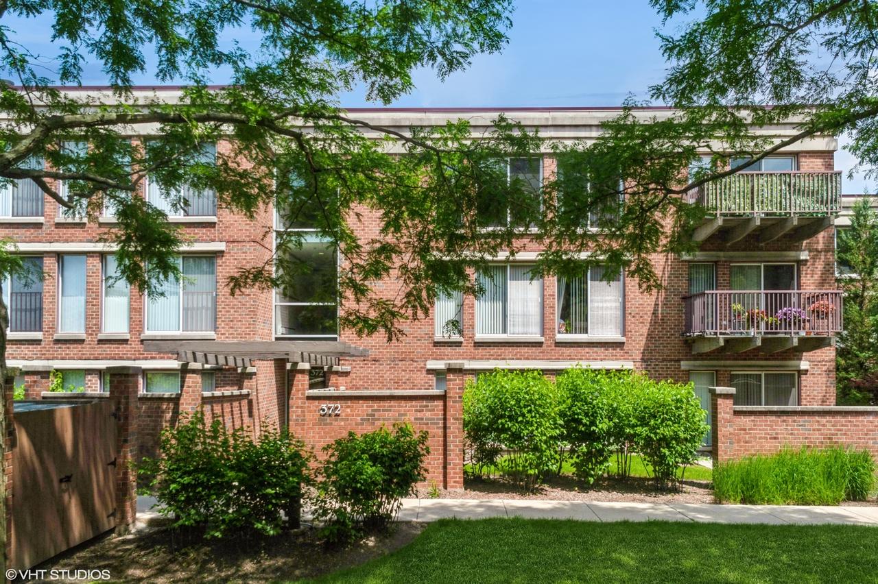 372 Kelburn Rd. #314, Deerfield, IL 60015