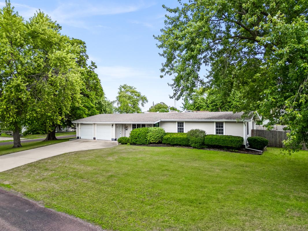 203 N Brook St., Colfax, IL 61728