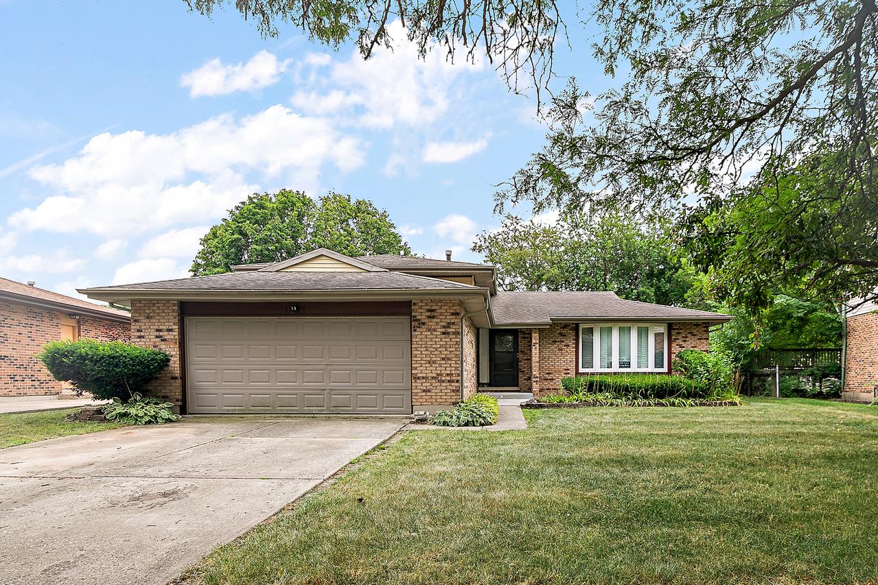 901 School Ave., Matteson, IL 60443
