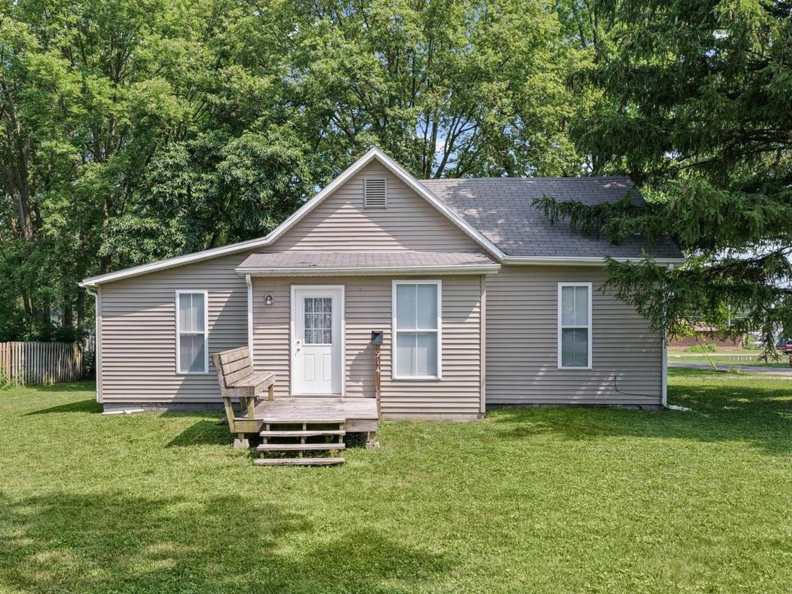 914 E Washington St., Monticello, IL 61856