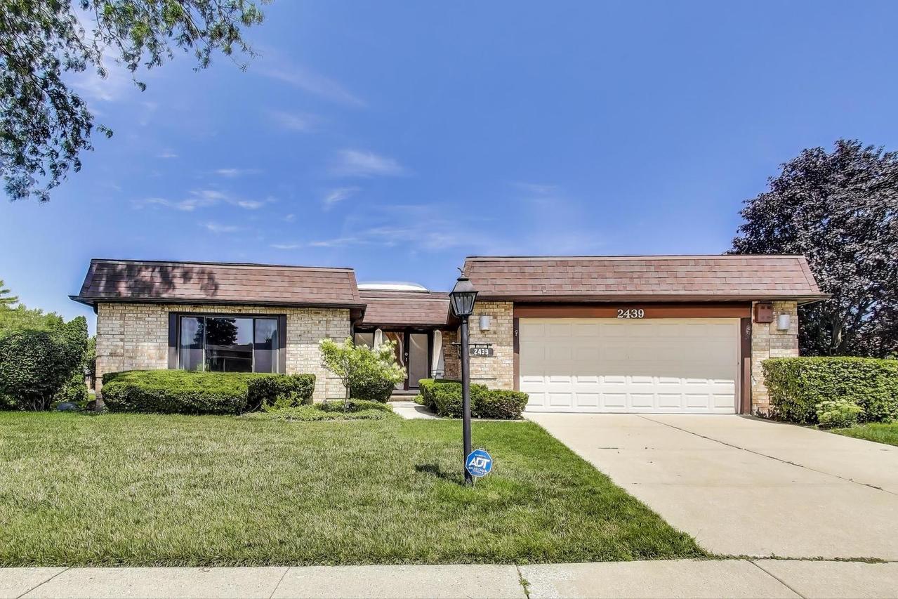 2439 Greenwood Rd., Northbrook, IL 60062